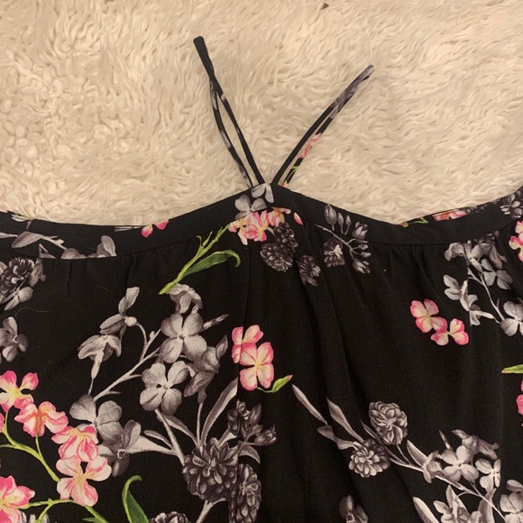 1.State Off shoulder top - Picture 2 of 4